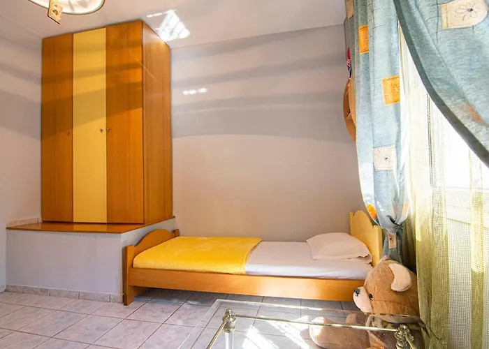 Angelino's Maisonette *